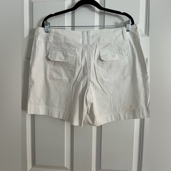 New York & Company White Flat-front Shorts - Picture 2 of 11